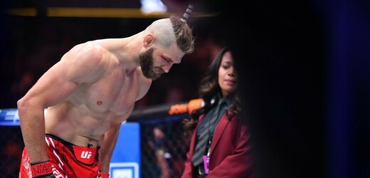 Elitní český MMA bojovník Jiří Procházka porazil v zápase organizace UFC Rakušana srbského původu Aleksandara Rakiče